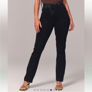 Abercrombie and fitch Ultra High Rise 90s
Slim Straight Jean cross over waist